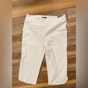 Counterparts white capris